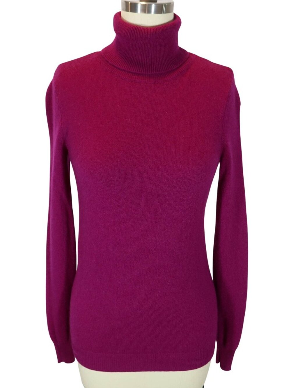 C BY BLOOMINGDALES 100% Cashmere Fuchsia Turtleneck Sweater Size S Preppy